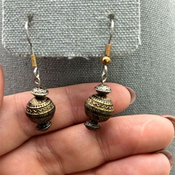 Boho Silver & Gold Tone Ball Dangle Earrings Lightweight Intricate Design - Picture 4 of 8
